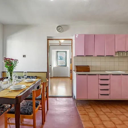 Jelemek By Interhome